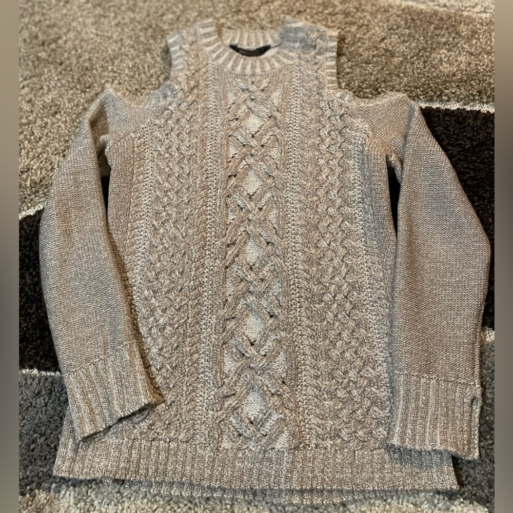 BCBG Max Azaria Women’s Cold Shoulder Metallic Cable Knit L/S Sweater-XS-EUC - Picture 10 of 16